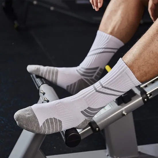 Wholesale Cotton Men′s and Women′s Sports Running Ankle Socks